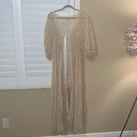 Vintage Elegant Lace Dress in Cream one size - Picture 5 of 7